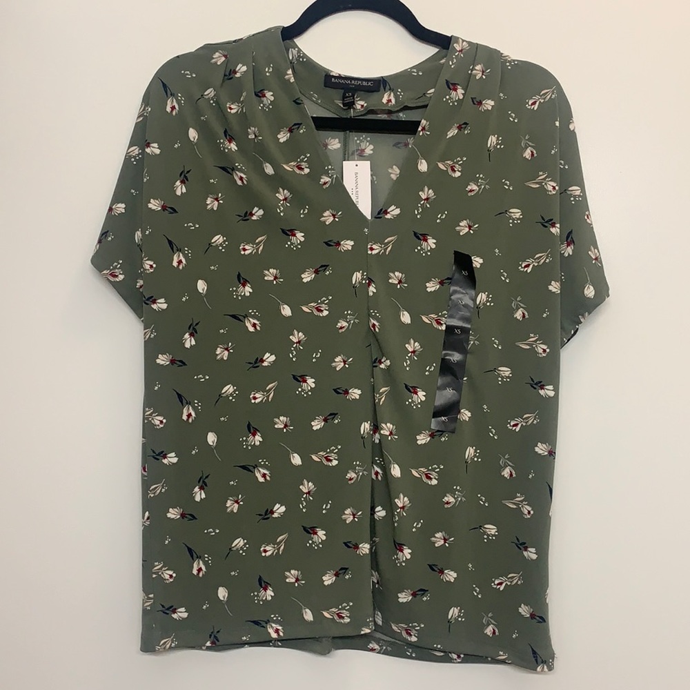 Banana republic green blouse